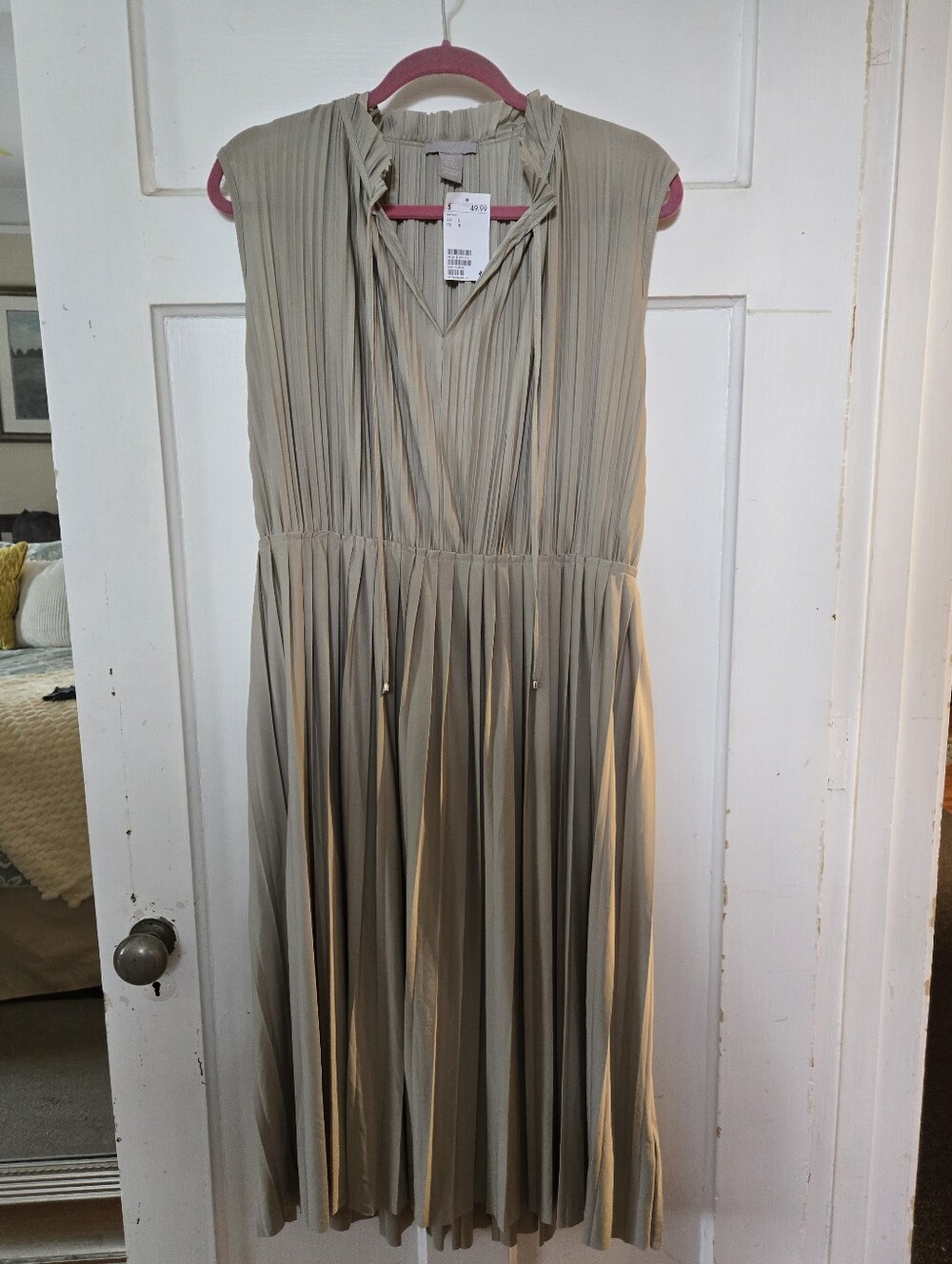 NWT H&M Pleated Sleeveless Dress